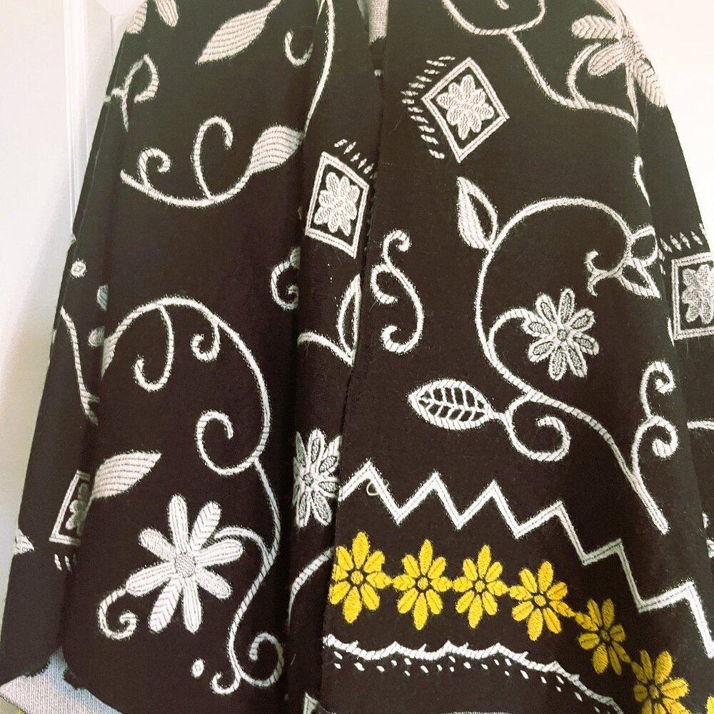 Handmade Reversible Embroidered Poncho – One Size – Black, White & Yellow – Peru